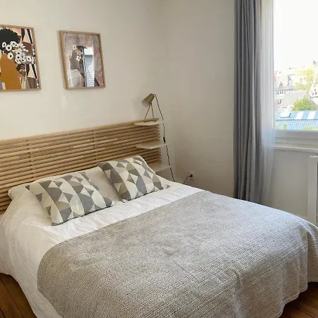 公寓 2nd Floor Cozy Flat With Free Parking *